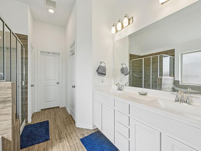 15014 Lake Shore Avenue, Mont Belvieu, TX 77523