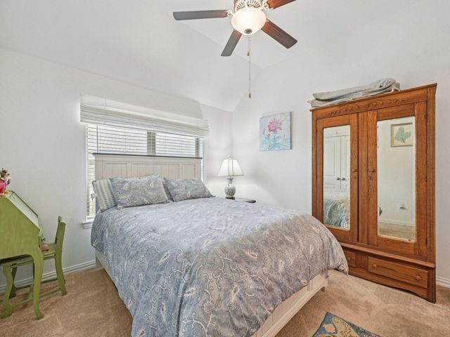 15014 Lake Shore Avenue, Mont Belvieu, TX 77523
