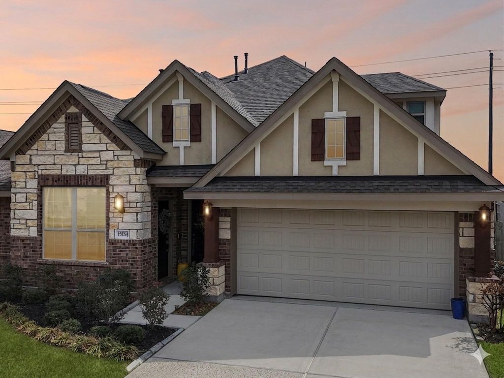 15014 Lake Shore Avenue, Mont Belvieu, TX 77523