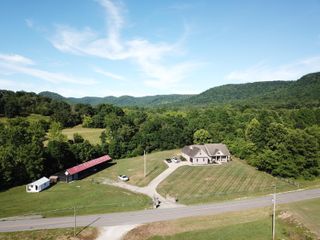 210 Dry Branch Rd, Irvine, KY 40336