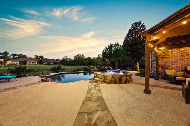 806 Eagle Pass, Heath, TX 75032