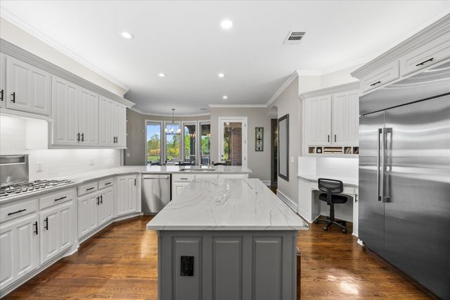 806 Eagle Pass, Heath, TX 75032