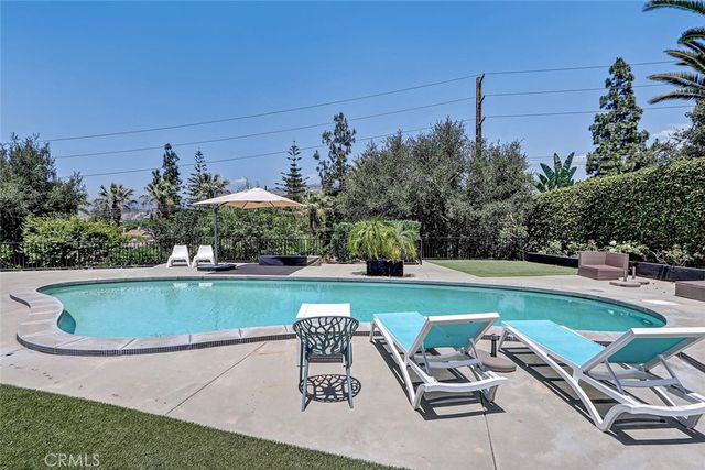 832 N Oceanbluff Avenue, San Dimas, CA 91773