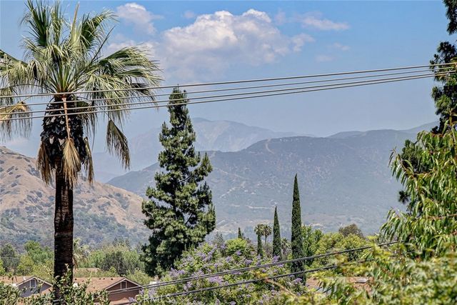 832 N Oceanbluff Avenue, San Dimas, CA 91773