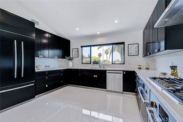 832 N Oceanbluff Avenue, San Dimas, CA 91773