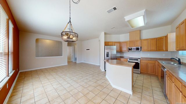 101 Springtree Cliff, Cibolo, TX 78108