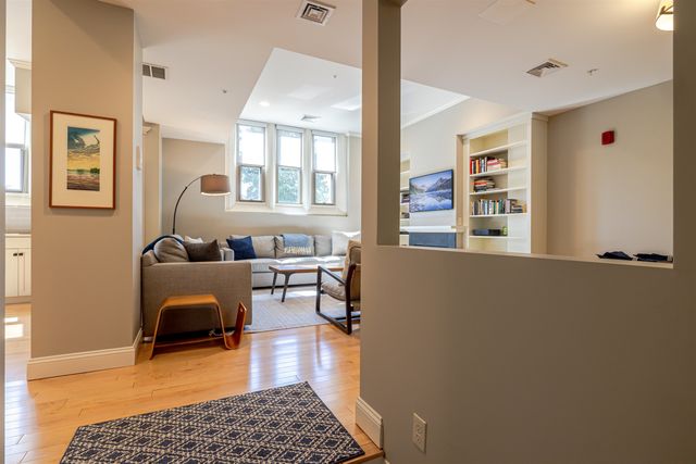 54 Pleasant St Unit 7, Concord, NH 03301