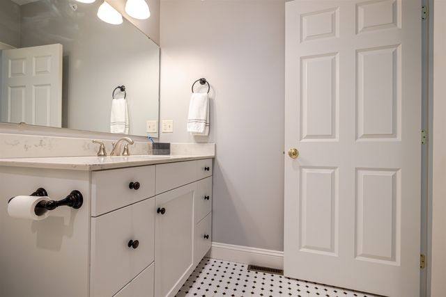 54 Pleasant St Unit 7, Concord, NH 03301