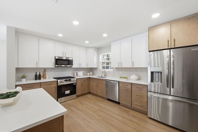 5611 NE 16th Avenue, Fort Lauderdale, FL 33334