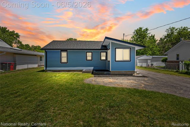 23284 Almira Street, Southfield, MI 48033