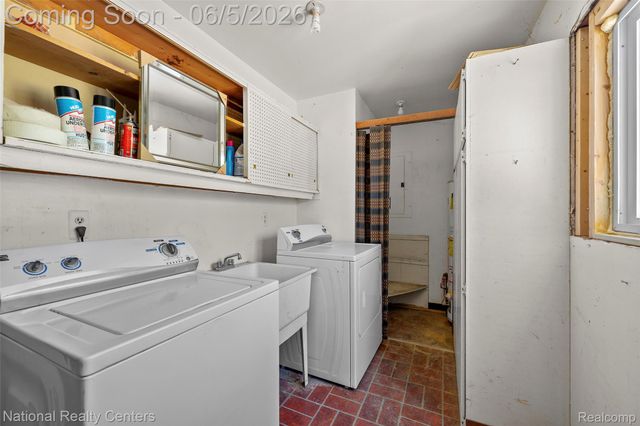 23284 Almira Street, Southfield, MI 48033