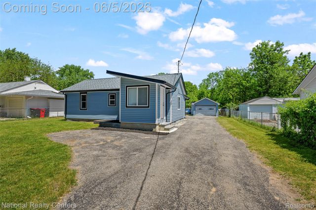23284 Almira Street, Southfield, MI 48033