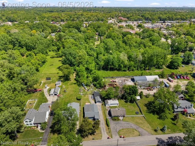 23284 Almira Street, Southfield, MI 48033