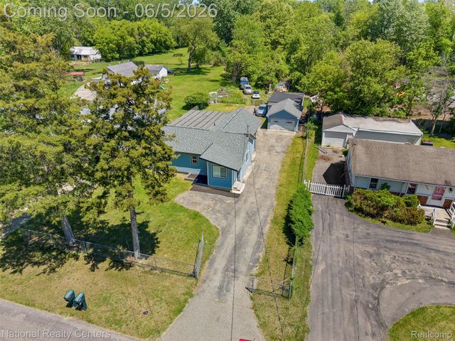 23284 Almira Street, Southfield, MI 48033