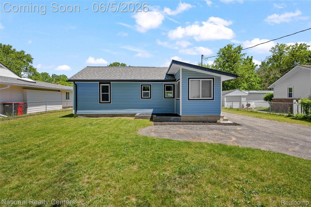 23284 Almira Street, Southfield, MI 48033