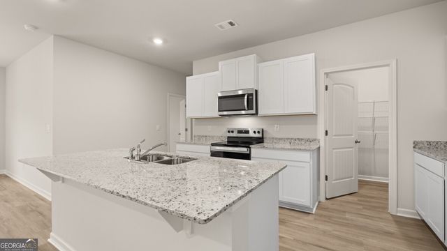 4422 Manor Hill Drive, Union City, GA 30291