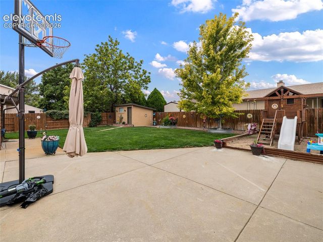 5 Chickadee Way, Pueblo, CO 81005