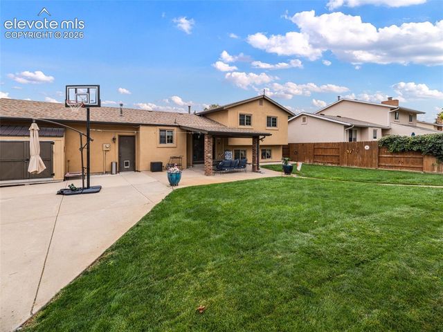 5 Chickadee Way, Pueblo, CO 81005