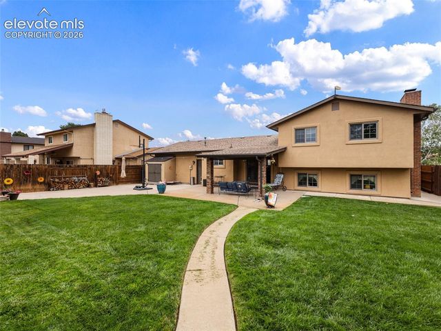5 Chickadee Way, Pueblo, CO 81005