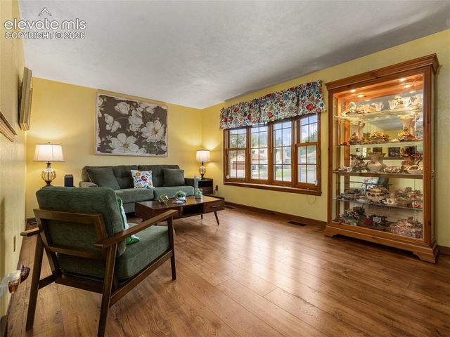 5 Chickadee Way, Pueblo, CO 81005