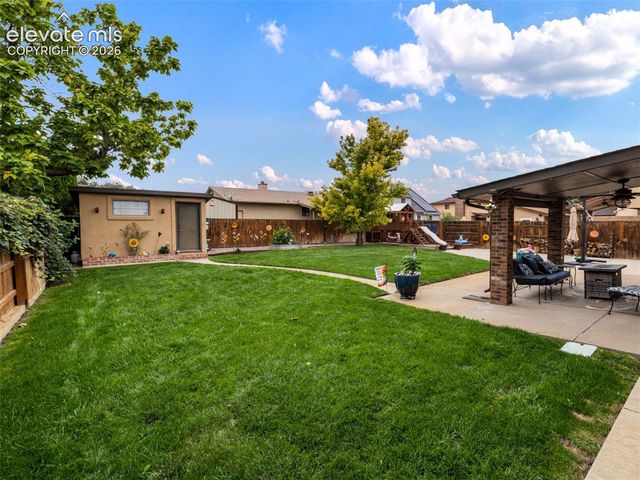 5 Chickadee Way, Pueblo, CO 81005