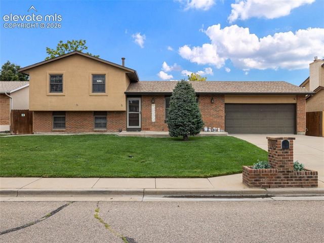 5 Chickadee Way, Pueblo, CO 81005