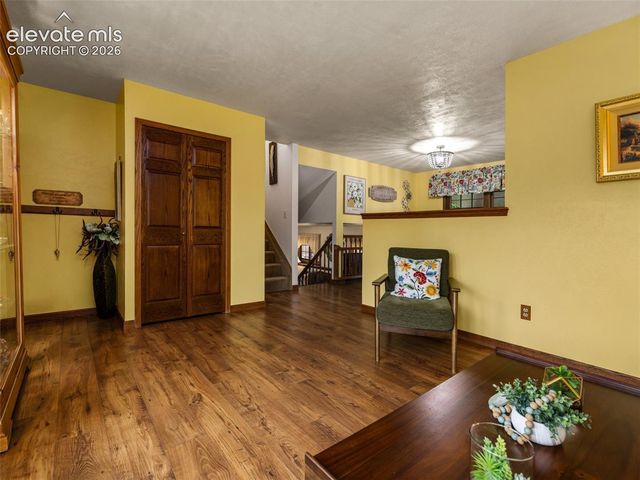 5 Chickadee Way, Pueblo, CO 81005
