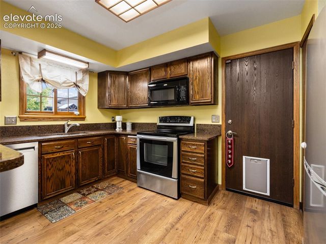 5 Chickadee Way, Pueblo, CO 81005