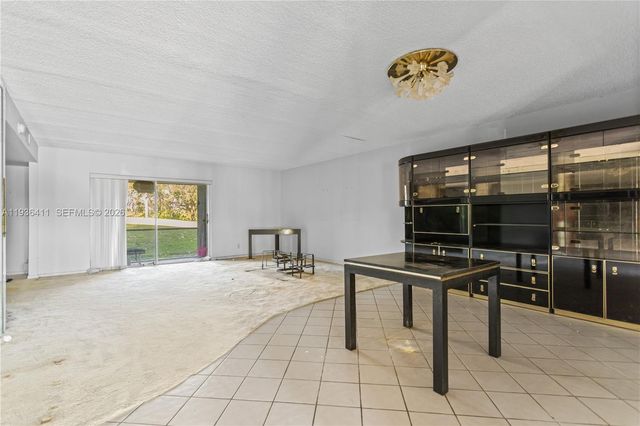 271 S Hollybrook Drive 51106, Pembroke Pines, FL 33025