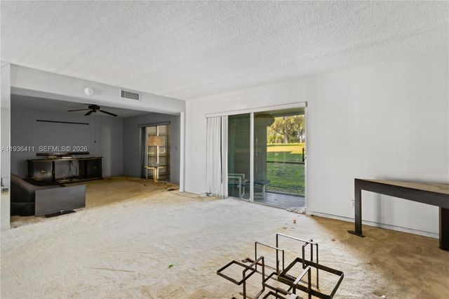 271 S Hollybrook Drive 51106, Pembroke Pines, FL 33025