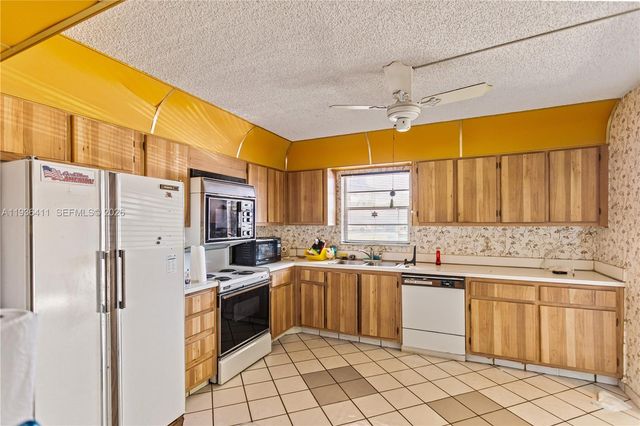 271 S Hollybrook Drive 51106, Pembroke Pines, FL 33025