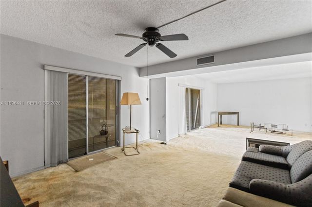 271 S Hollybrook Drive 51106, Pembroke Pines, FL 33025