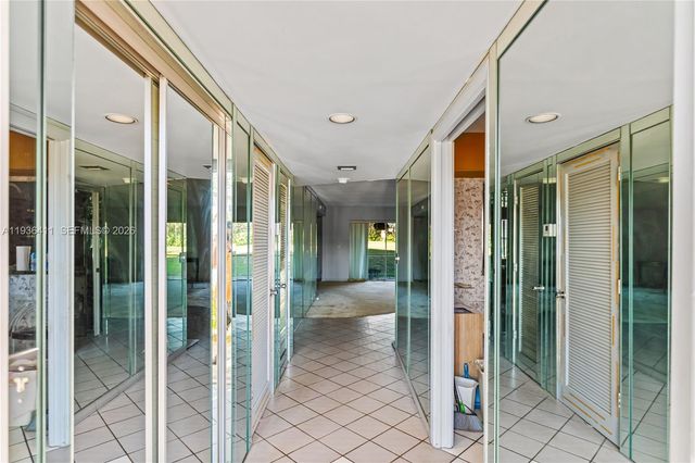 271 S Hollybrook Drive 51106, Pembroke Pines, FL 33025