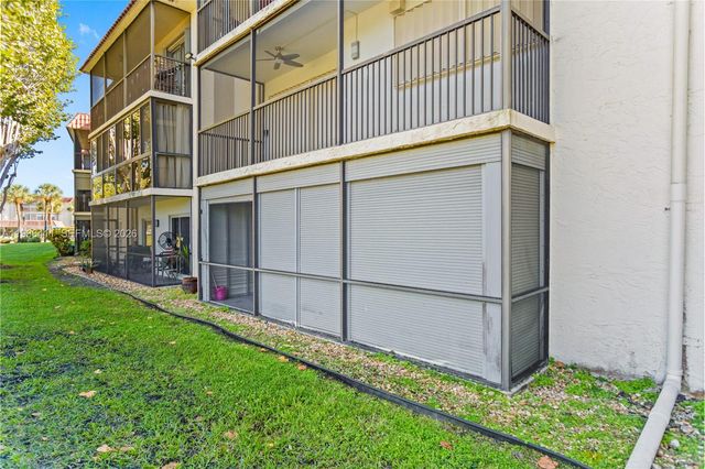 271 S Hollybrook Drive 51106, Pembroke Pines, FL 33025