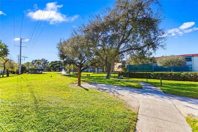 271 S Hollybrook Drive 51106, Pembroke Pines, FL 33025