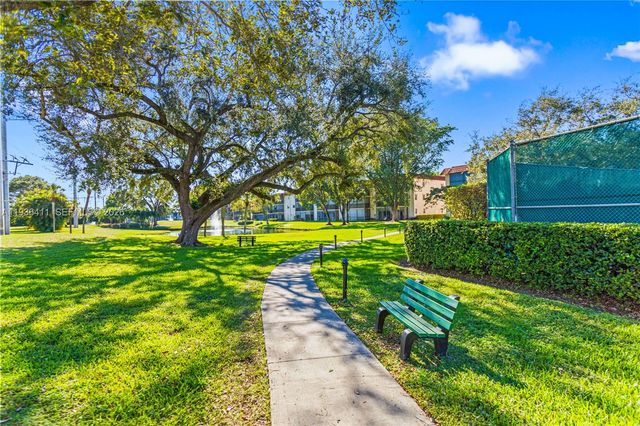 271 S Hollybrook Drive 51106, Pembroke Pines, FL 33025