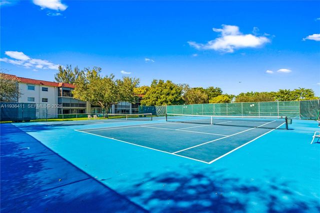 271 S Hollybrook Drive 51106, Pembroke Pines, FL 33025
