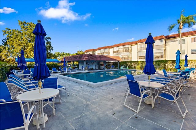 271 S Hollybrook Drive 51106, Pembroke Pines, FL 33025