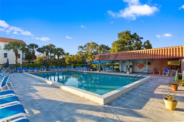 271 S Hollybrook Drive 51106, Pembroke Pines, FL 33025