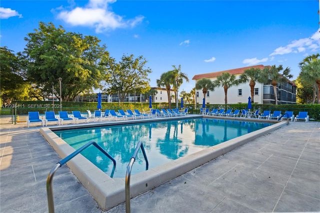 271 S Hollybrook Drive 51106, Pembroke Pines, FL 33025