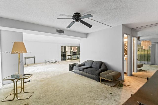 271 S Hollybrook Drive 51106, Pembroke Pines, FL 33025