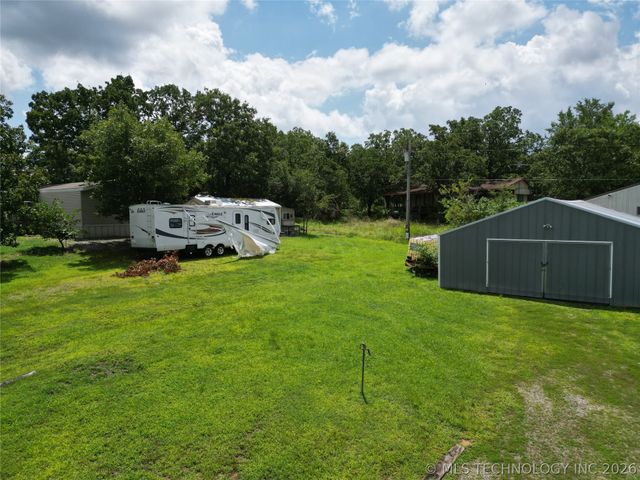 430378 1152 Road, Porum, OK 74455