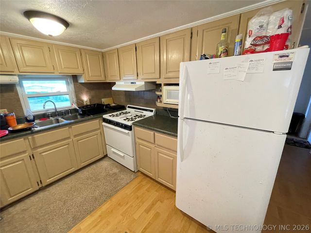 430378 1152 Road, Porum, OK 74455