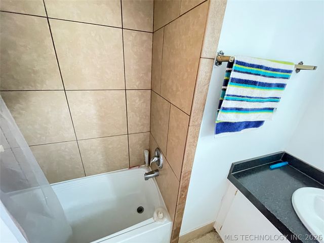 430378 1152 Road, Porum, OK 74455