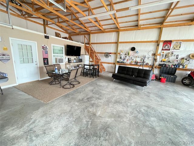 430378 1152 Road, Porum, OK 74455