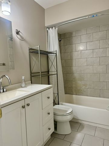 603 Windsor Drive 603, Framingham, MA 01701
