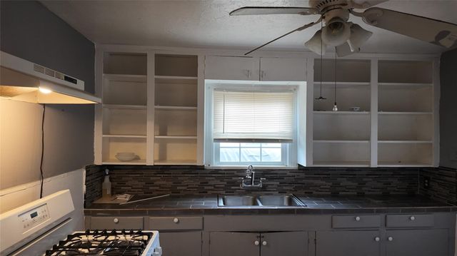 1923 Esperanza Street, Houston, TX 77023