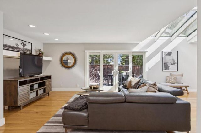 17341 E Vineland Avenue, Los Gatos, CA 95030