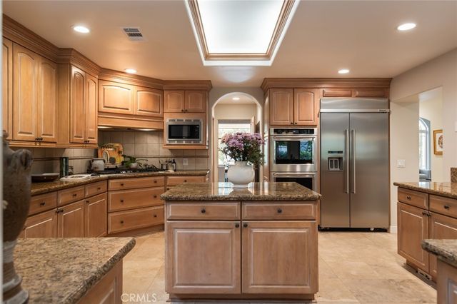1935 Lyans Drive, La Canada Flintridge, CA 91011