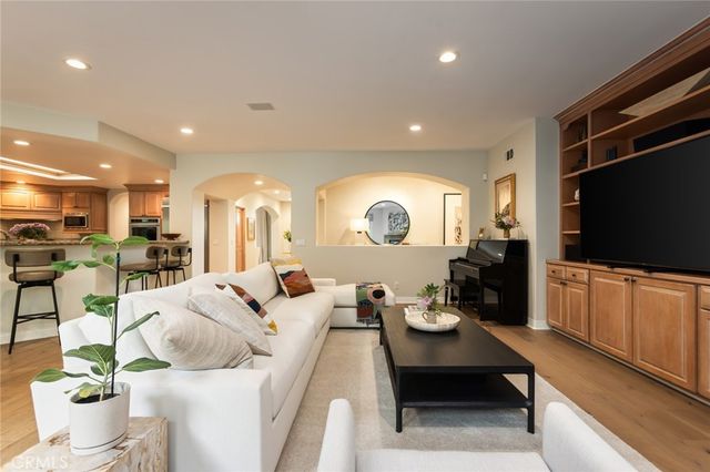 1935 Lyans Drive, La Canada Flintridge, CA 91011